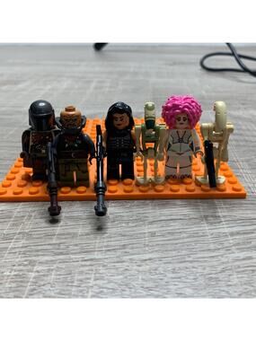 LEGO Star Wars Minifigure Lot The Mandalorian Battle Droid Cara Dune